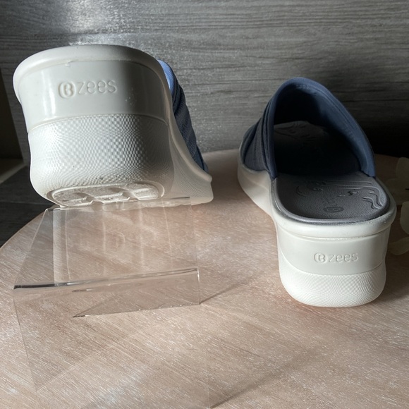 Bzees Smile II Slip-On Washable Knotted Twist Wedge Sandal, Dusty Blue, … - Picture 3 of 11